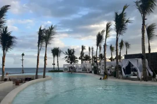 Wana Sekar Bali — Moonstone